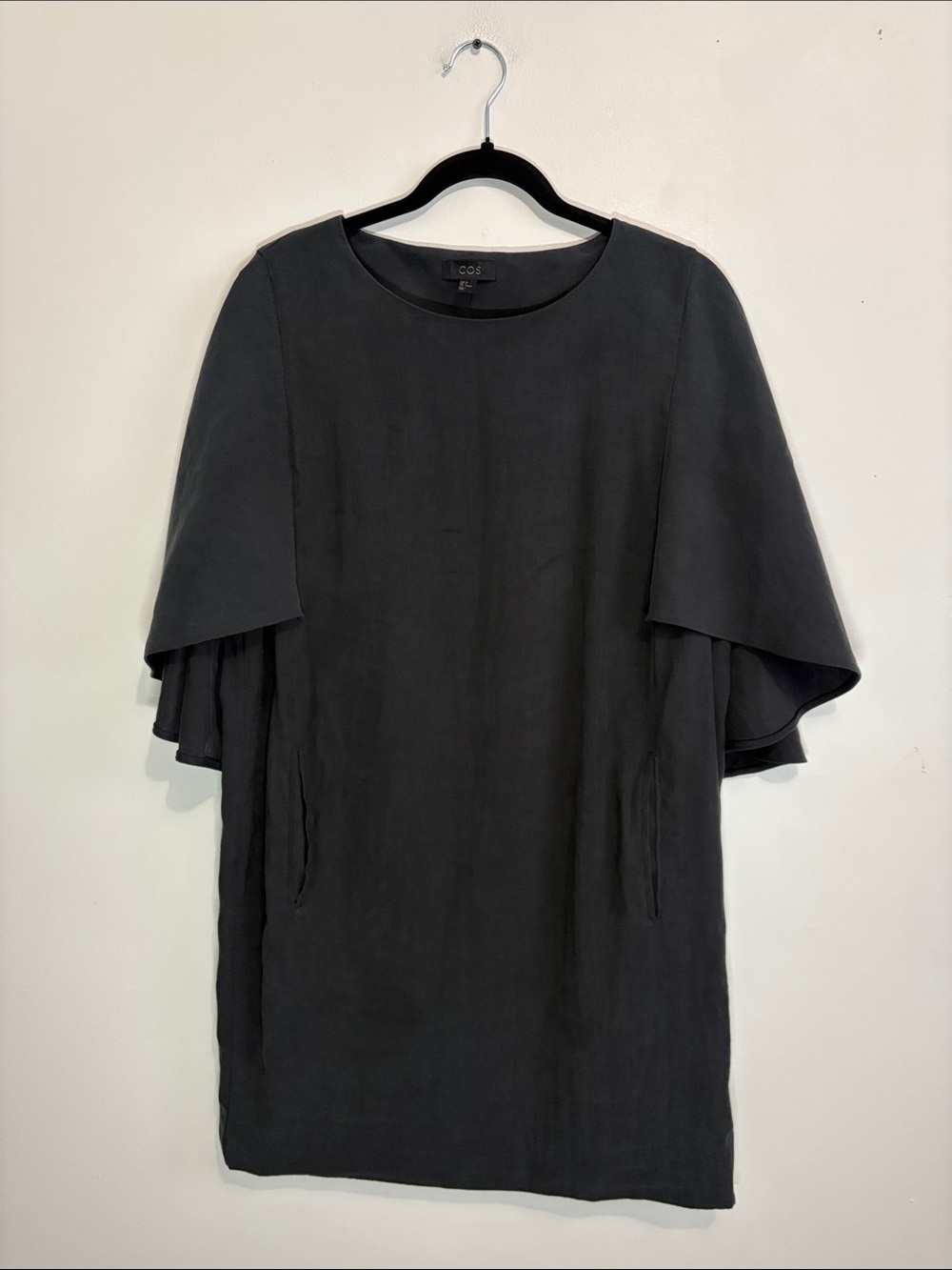 ❤️COS Washed Charcoal Gray Cape-Sleeve Shift Dress size US4 /EUR 34 - Picture 2 of 5